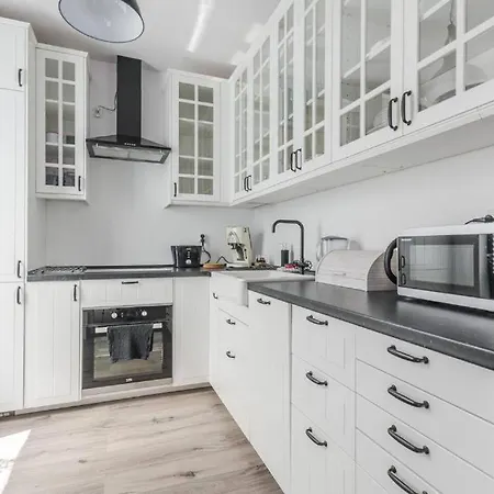 Close-urban Chic - Great Location - Kamienica Kollotaja Apartment *